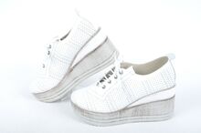 СЕЗОН'23! Бели дамски обувки на платформа от естествена кожа